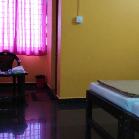 جوكارنا Shanthi Krishna Residency المظهر الخارجي الصورة