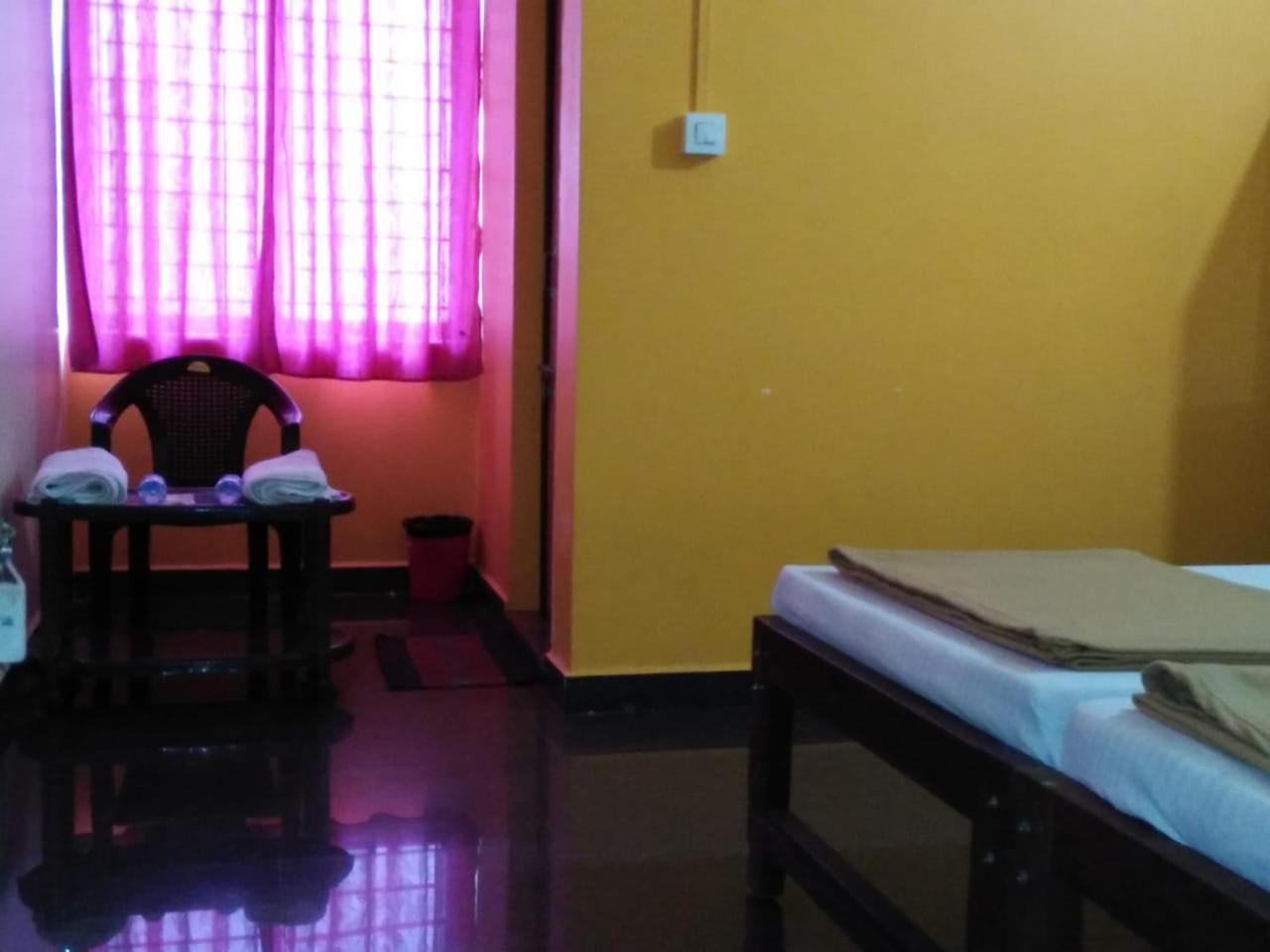 جوكارنا Shanthi Krishna Residency المظهر الخارجي الصورة